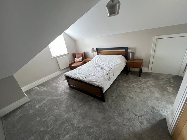 Modern Ensuite Room – 1 Min to NFTS Main Photo