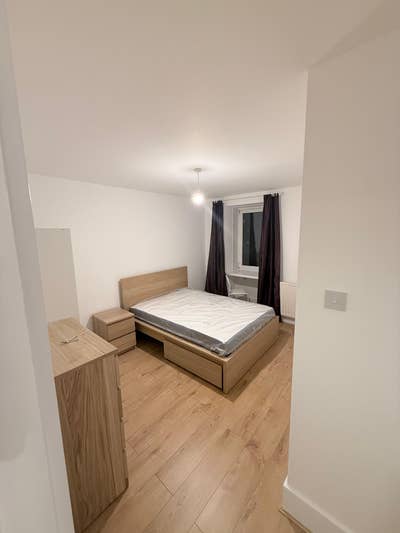Newly Refurbished Double Room Available 1 person Main Photo