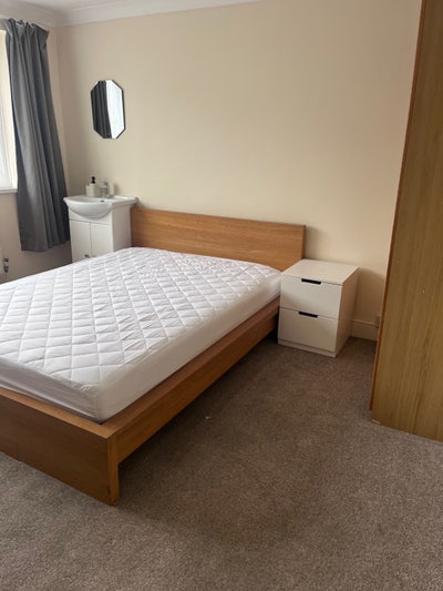 Large double Room  Main Photo