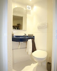 Summer lets room Main Photo