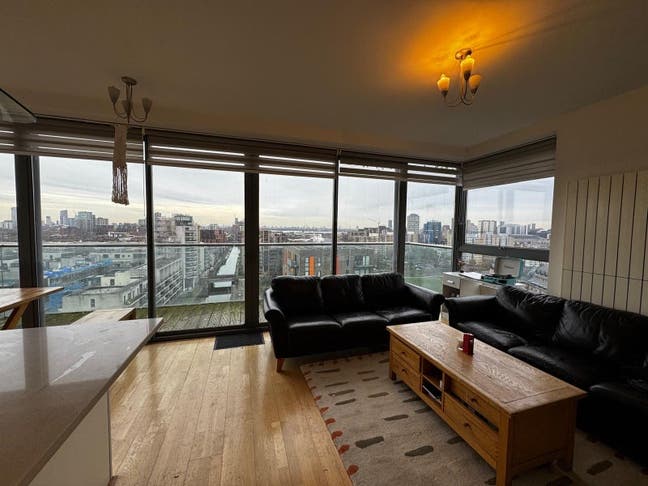 Canary Wharf Penthouse | Double Bed | Own Bathroom Main Photo