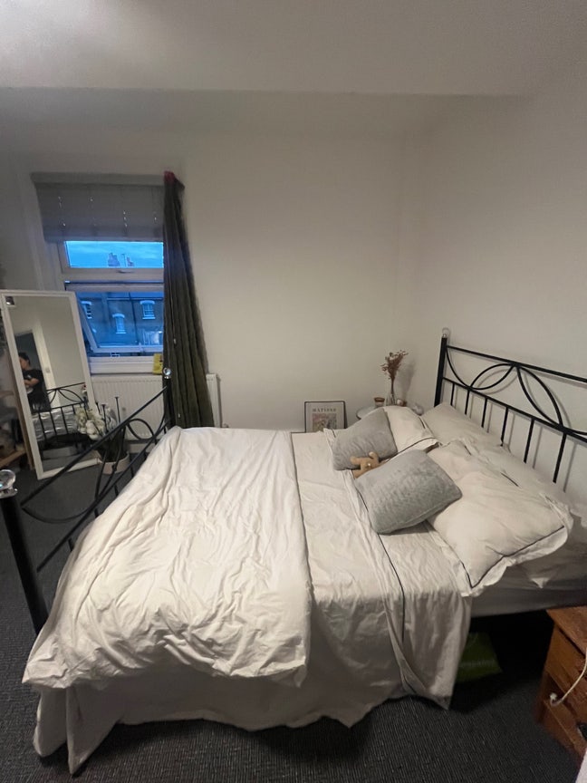 Bright Double Room 5min from Clapham North Main Photo