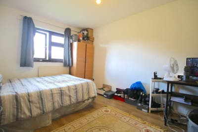 Large double room | park facing | 4min DLH  Main Photo