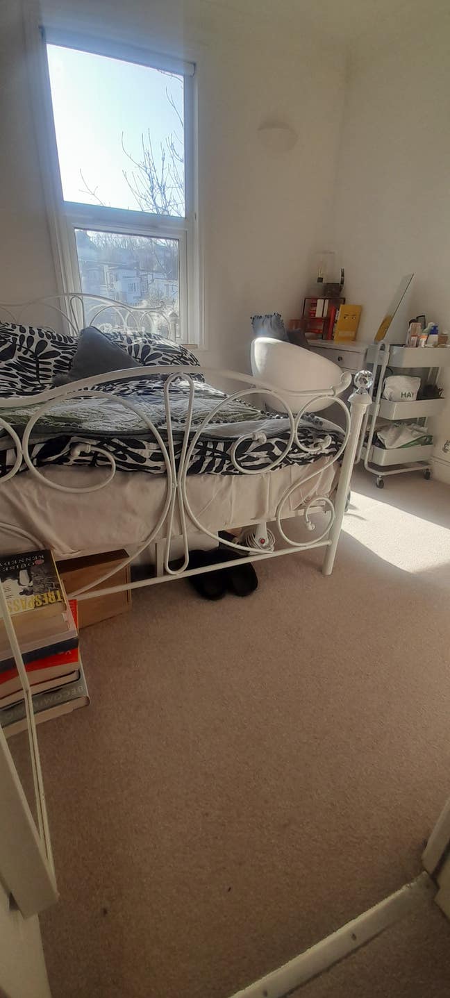 Lovely  First Floor Bedroom with Walk in Wardrobe Main Photo