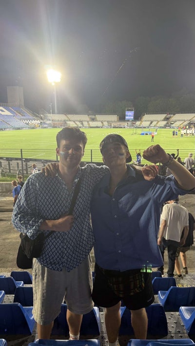 22y/o seeking a flatshare starting April Main Photo