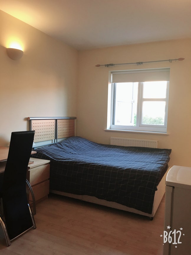 En-suite double room close Canary Wharf zone 2 Main Photo