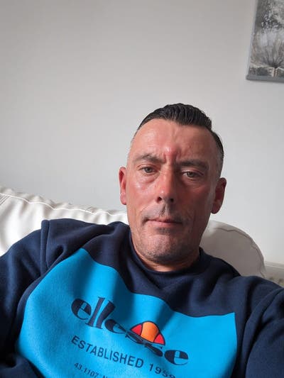 Professional Male seeks a single or double room Main Photo