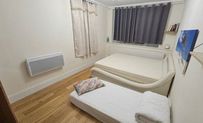 A 1 bed space is available in a prime location  Main Photo