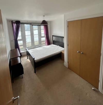 Short term: double bedroom with onsite gym & pool Main Photo