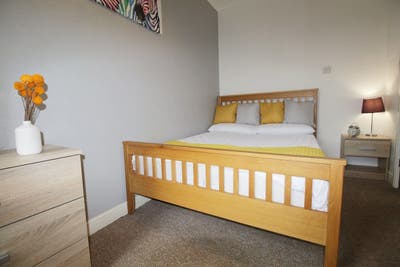 Beautiful Double Room Available to Let Main Photo