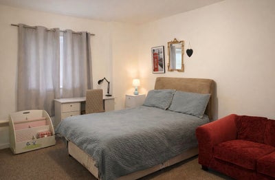 Two bright and comfortable rooms available Main Photo
