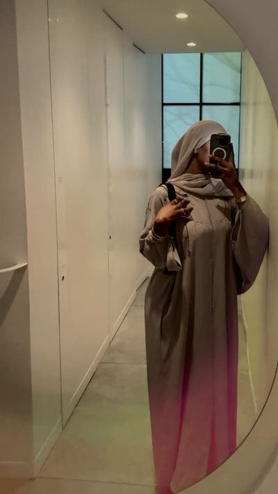 Professional Female Looking for Accommodation in A Main Photo