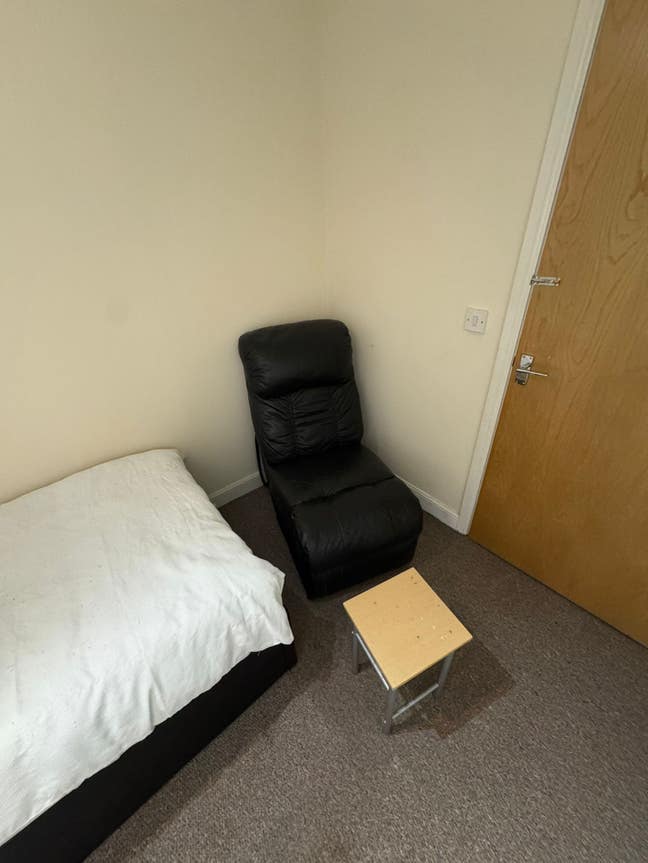 A sinle Room Main Photo