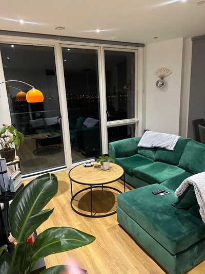 2 Bed / 2 bath Flat, Gallions reach, move in asap Main Photo