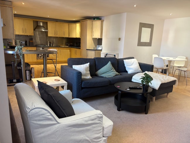 City Centre Double Room w/ Private Bathroom Main Photo