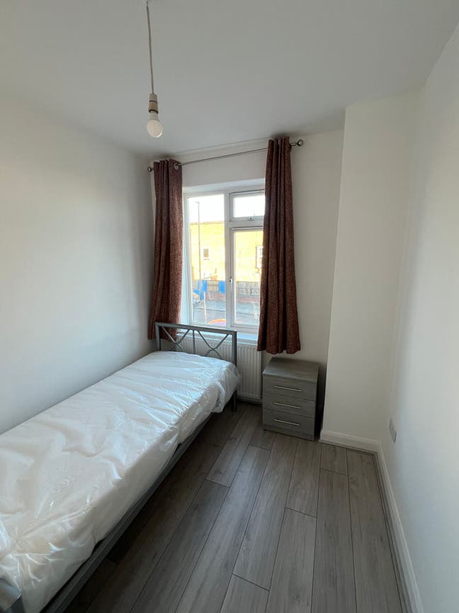 Furnished Single Room – All Bills Included – NE4 Main Photo