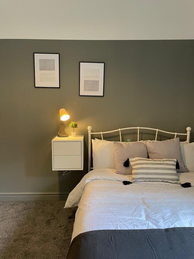 1 Large En Suite Rooms in L4! Main Photo