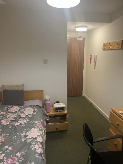 Spare Room Available – Students Only   Main Photo