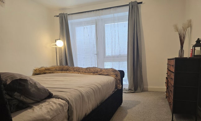 Superking bedroom with balcony, furnished Main Photo