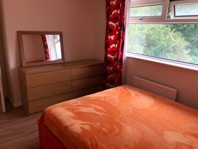 Large Furnished Double room available Main Photo