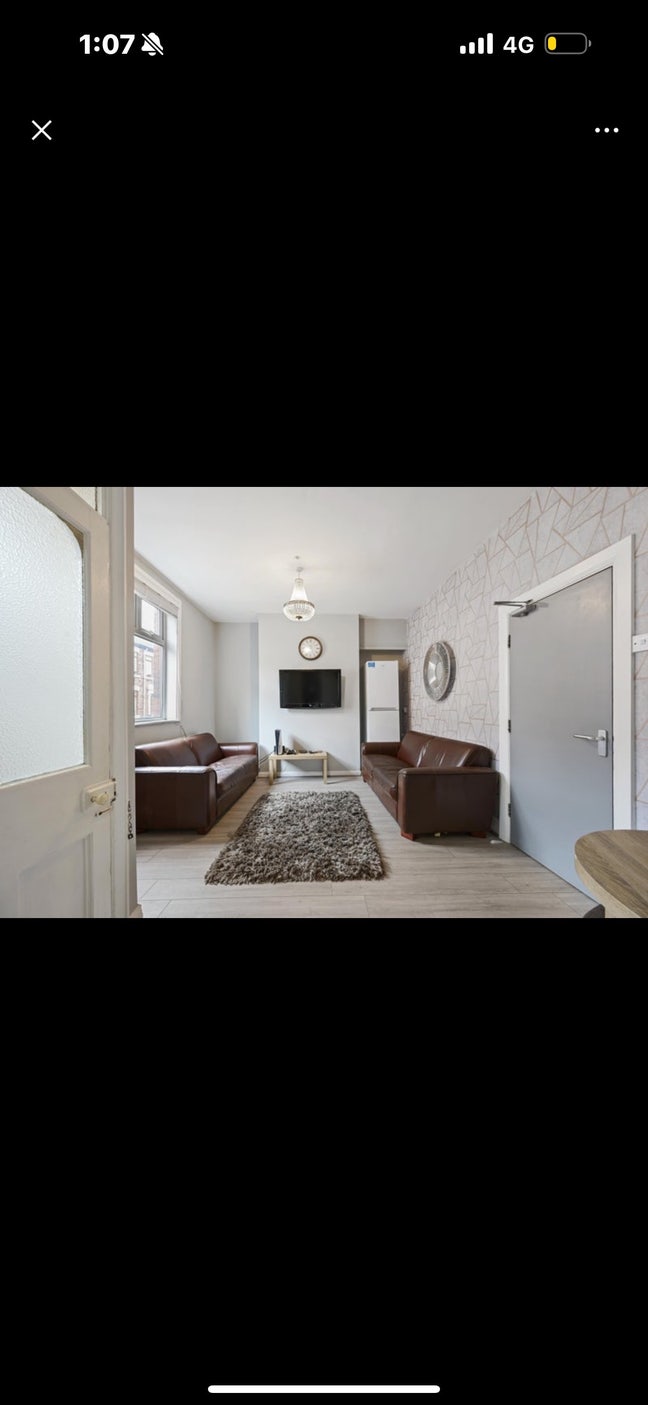 2 rooms to rent  Main Photo