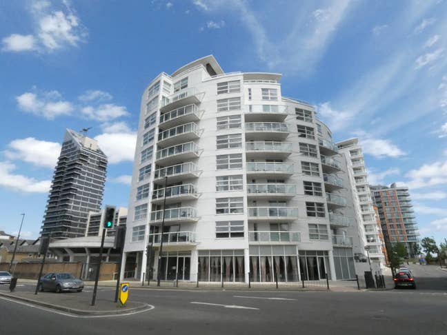 Stunning two bed two bath , balcony  e14 Main Photo
