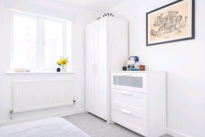 Bright Double Room | Bills + Cleaner Included Main Photo