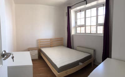 Amazing Double Room - Prime Location - 5Min 🚝 Main Photo