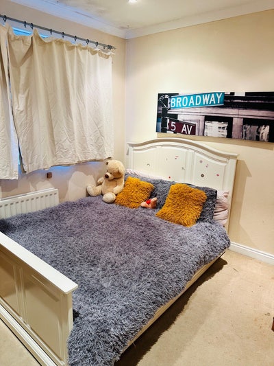 Room in High Heaton Main Photo