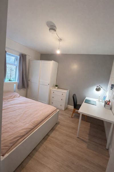 Cozy&Bright Double Room in 3-Bed Flat Main Photo