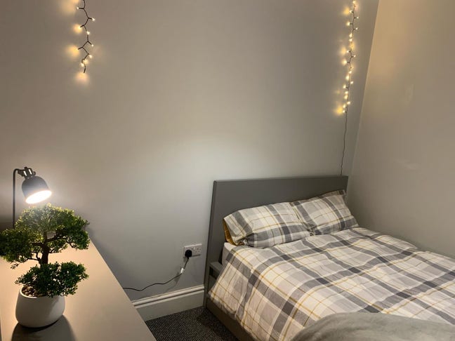 Beautiful Designer Home in Stockport Main Photo