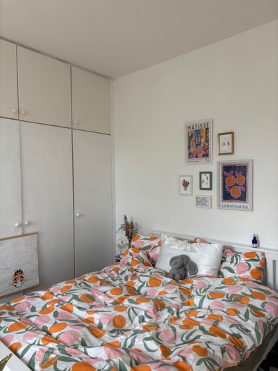 Room available in gorgeous 4 bedroom girlie home Main Photo