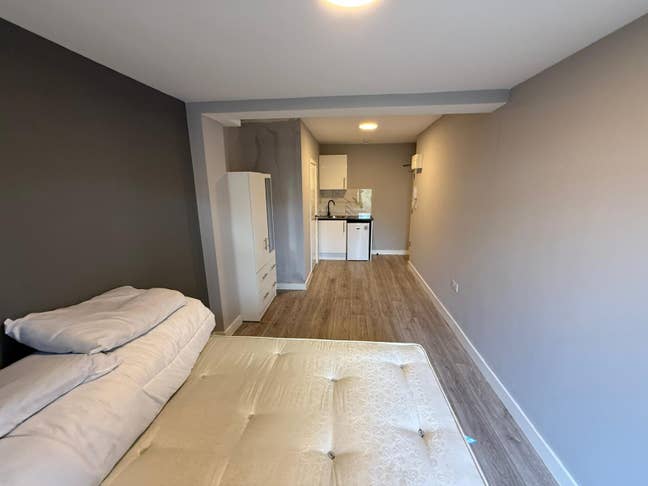 DSS-Studio Flat Available in Hayes Hillingdon UB3 Main Photo