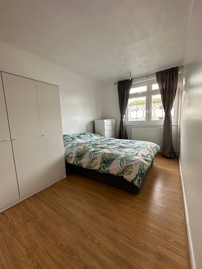 Double rooms available | Canary Wharf | E14 Main Photo