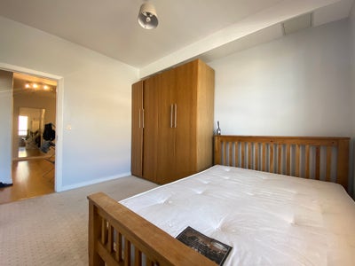 Double Room | Private W/C | Battersea | Reception Main Photo