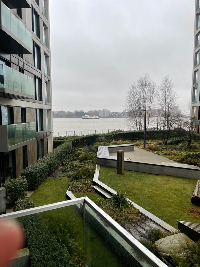 Modern Double Room ,  stunning river view Main Photo