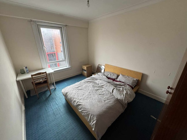 Spacious bedroom- &pound;500- Gorgie Main Photo