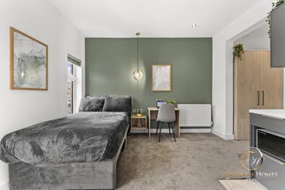 Beautiful Rooms in Oundle Road - PE2 Main Photo