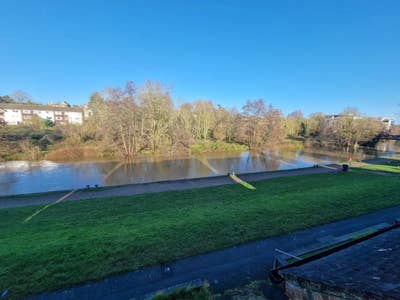 Single / Double room on the river!  Main Photo