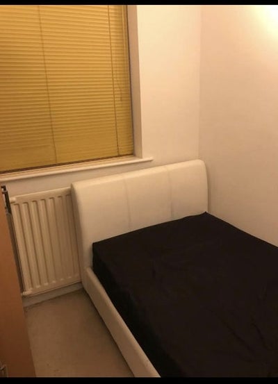 Small single room In Sandhurst  furnished Main Photo