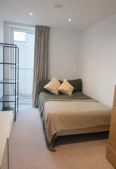 Double room - in Stratford - no deposit  Main Photo
