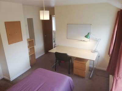 Guildford Sublet- double room Main Photo