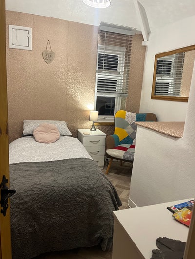 Single Room Only- Furnished Long/Short Term Main Photo