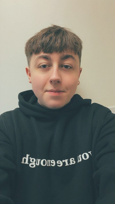 Looking for a room/flat/studio Main Photo