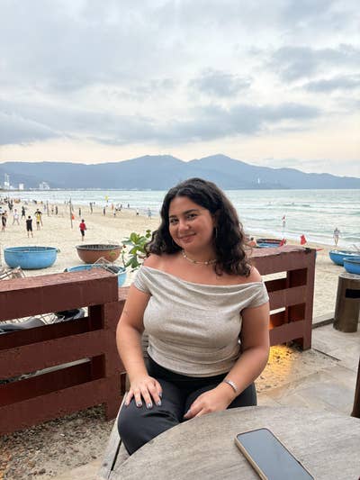 26 y/o professional, wants social flat in s.e! Main Photo