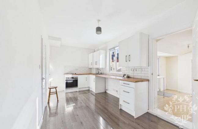 TS1 3 Bedroom house  Main Photo