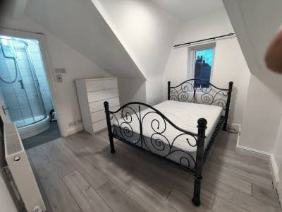 Roundhay Streetlane 1 Bed S/C Flat   Available Main Photo