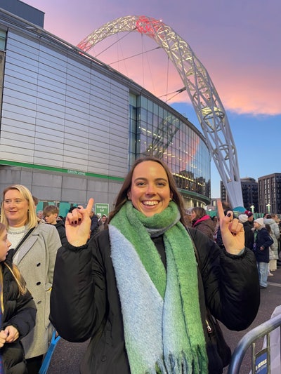 Young Professional (F27)  Main Photo