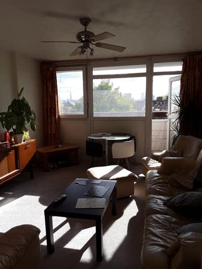 Large 2 bed flat next to Victoria Park Main Photo