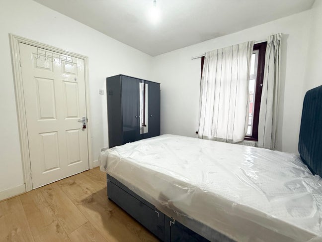 3 Furnished Rooms Available in Ilford – Bills Incl Main Photo